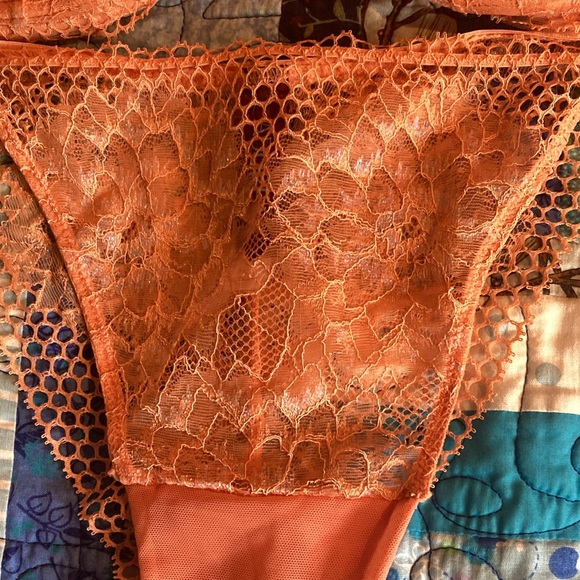 Adore Me bra/panty set. 38C Lg. Coral. - Picture 2 of 4